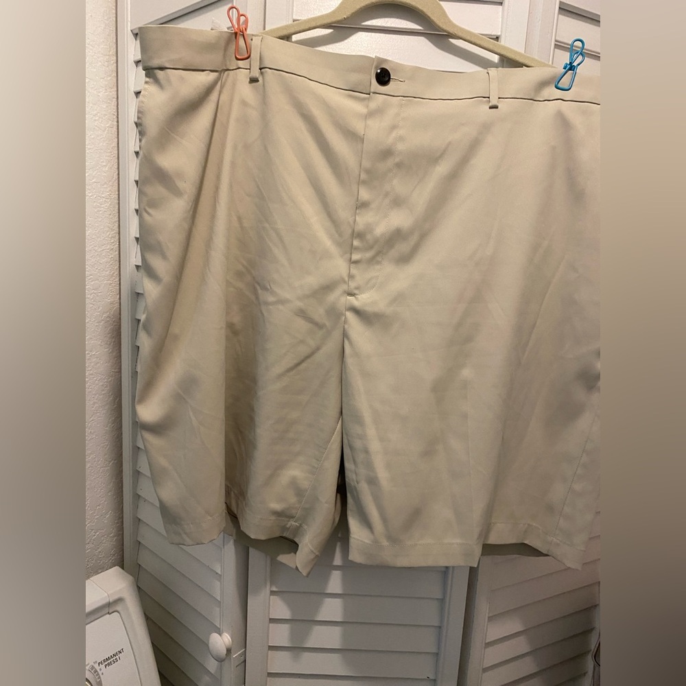 SAVANE Big&Tall “Dress/Walking Shorts” Size 48 Light Khaki Pockets Zip Front EUC